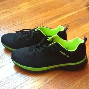 NEW Men's 10.5 fashion athletic shoes